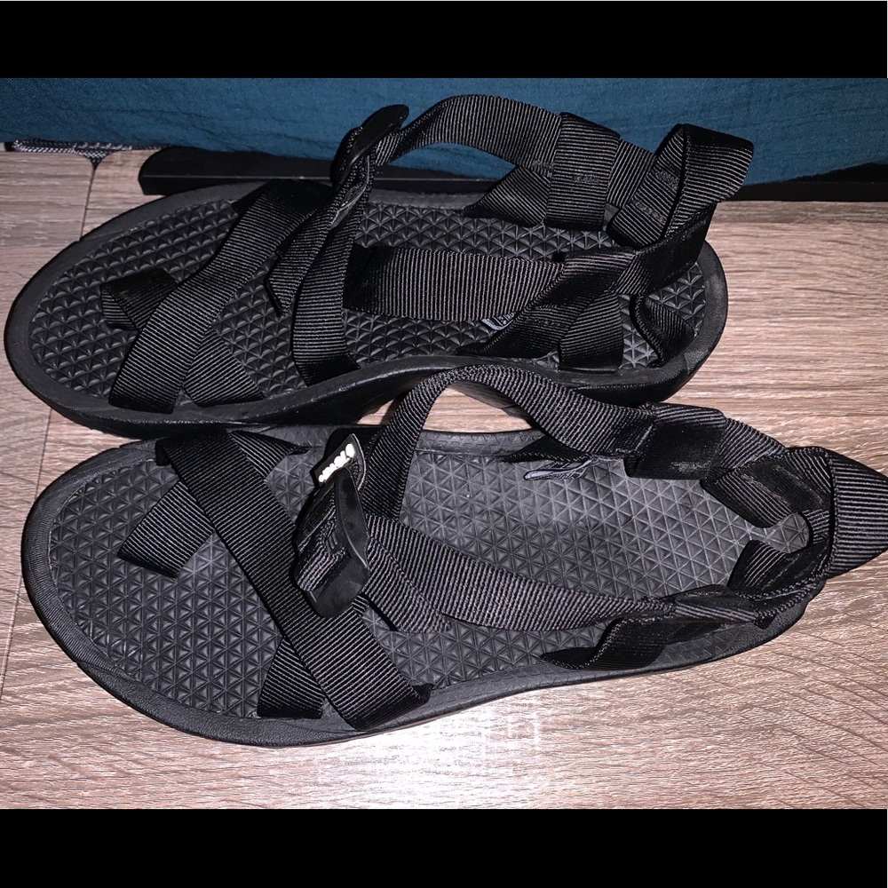 Vintage Men’s Black Teva Sandals with toe loop